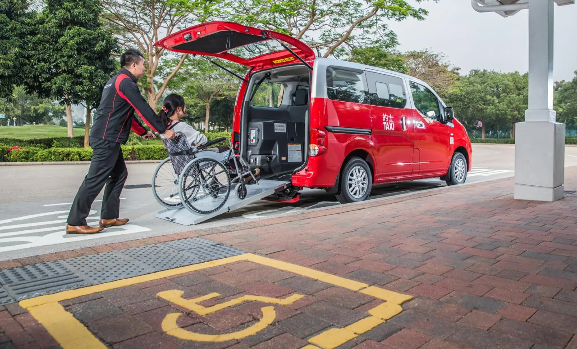 Nissan NV200 - Taxi a Hong Kong - 13