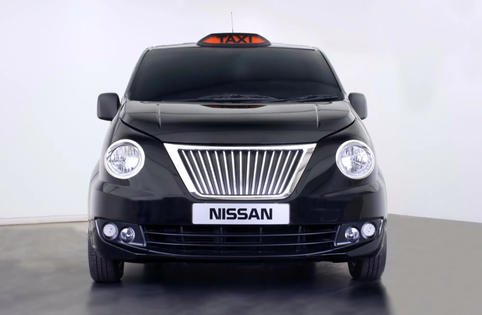 Nissan NV200 Taxi B-Roll - 2