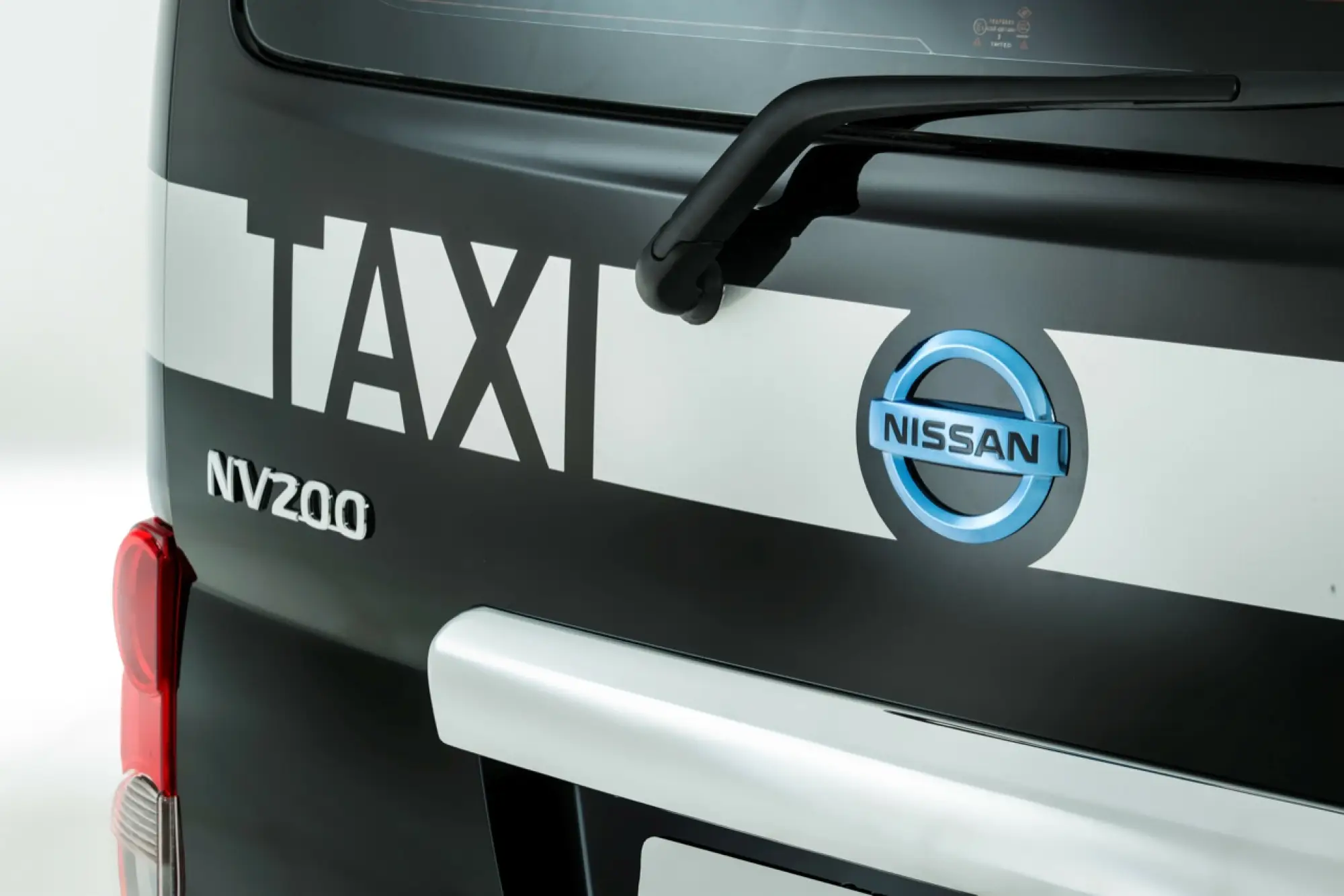 Nissan NV200 Taxi B-Roll - 11