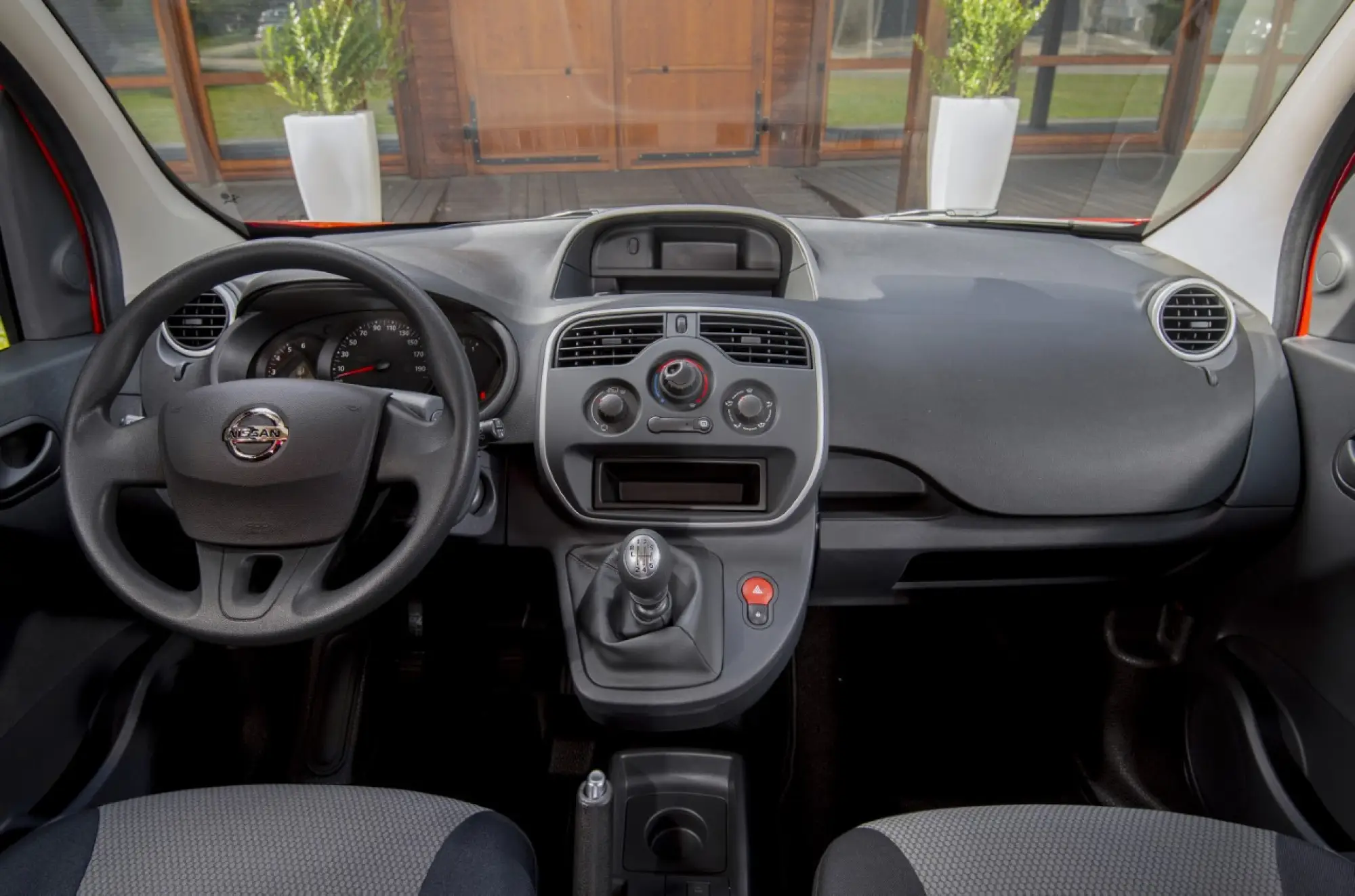 Nissan NV250 2019 - Foto ufficiali - 10