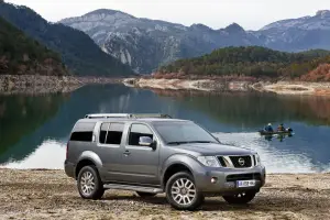 Nissan Pathfinder & Navara 2011