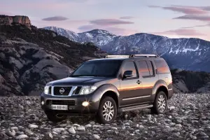 Nissan Pathfinder & Navara 2011 - 29