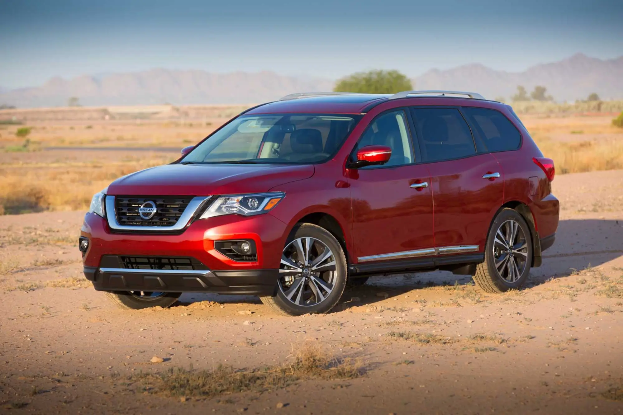 Nissan Pathfinder MY 2017 - 4