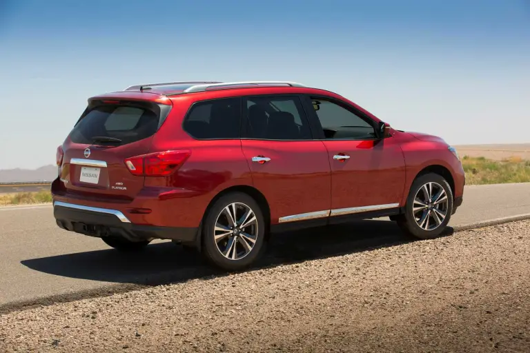 Nissan Pathfinder MY 2017 - 13