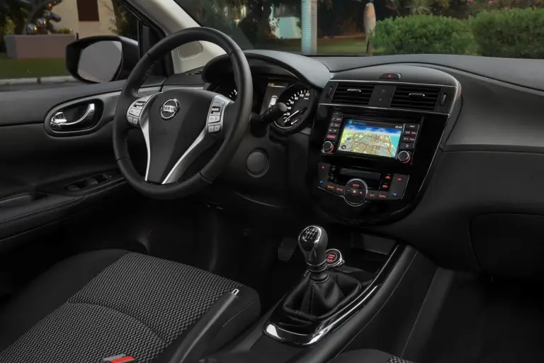 Nissan Pulsar Black Edition - 11