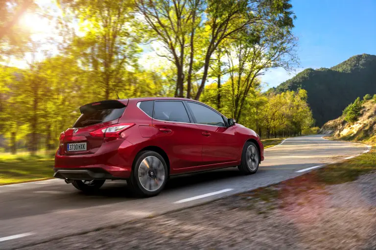 Nissan Pulsar DIG-T 190 - 18