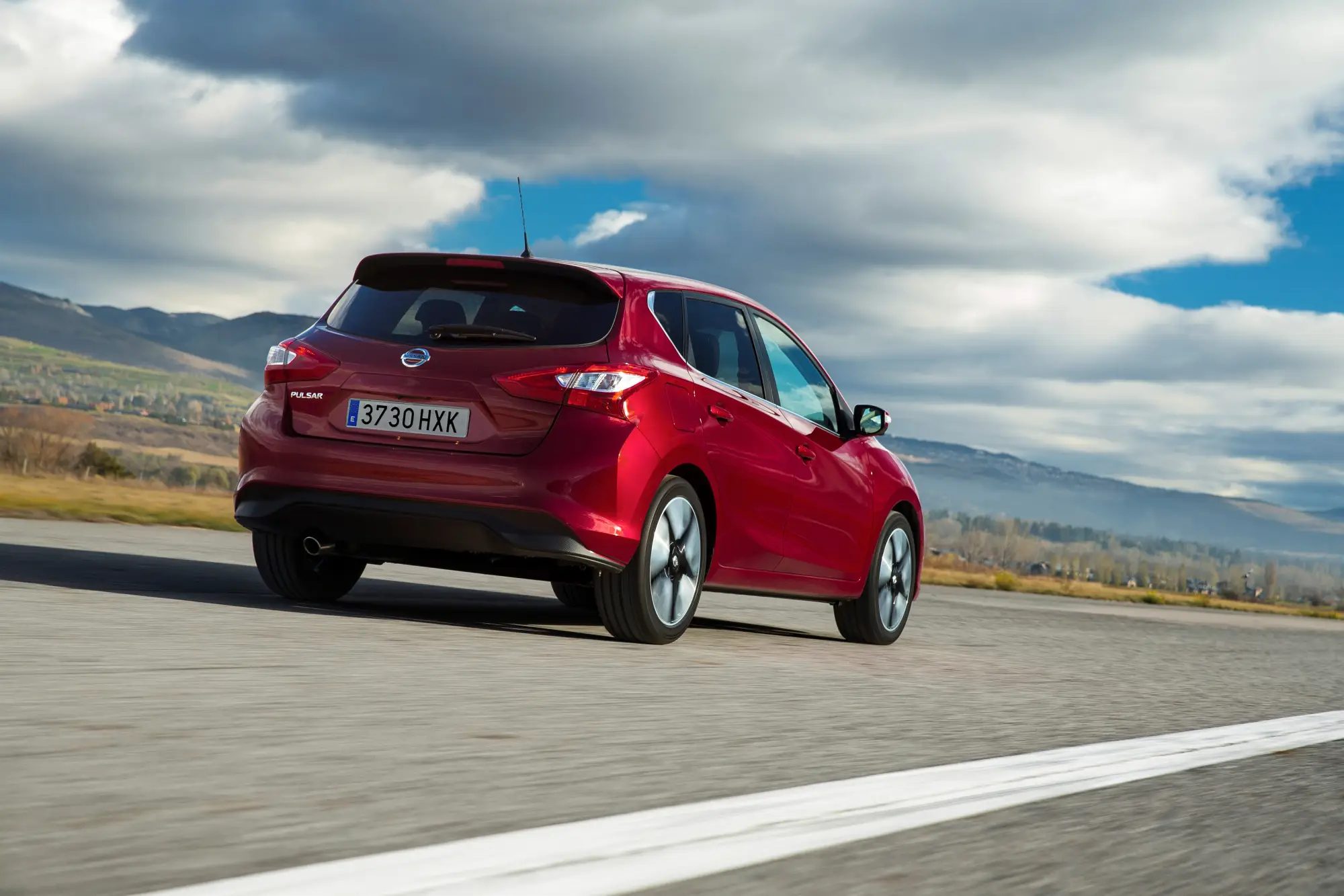 Nissan Pulsar DIG-T 190 - 9