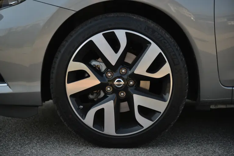 Nissan Pulsar DIGT 190 - 1