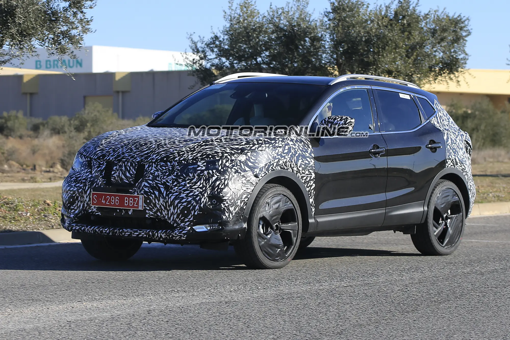 Nissan Qashqai facelift foto spia 19 gennaio 2017 - 1