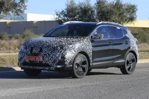 Nissan Qashqai facelift foto spia 19 gennaio 2017