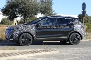 Nissan Qashqai facelift foto spia 19 gennaio 2017