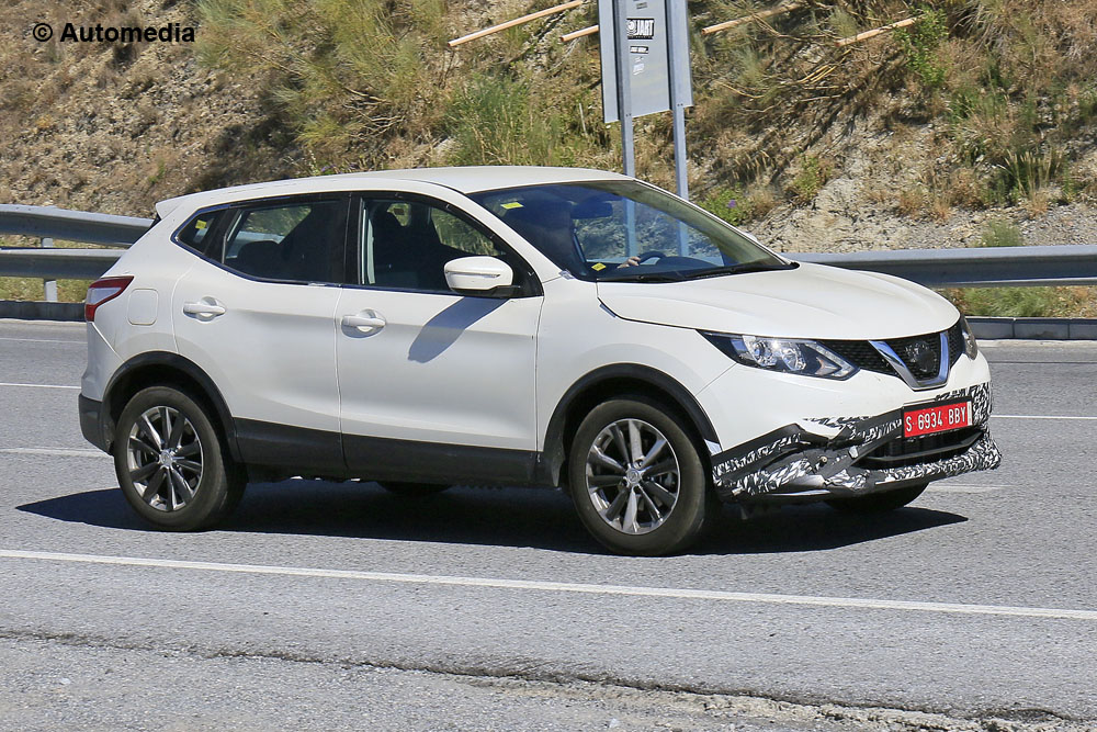 Nissan Qashqai - misterioso prototipo - Foto spia 14-07-2015