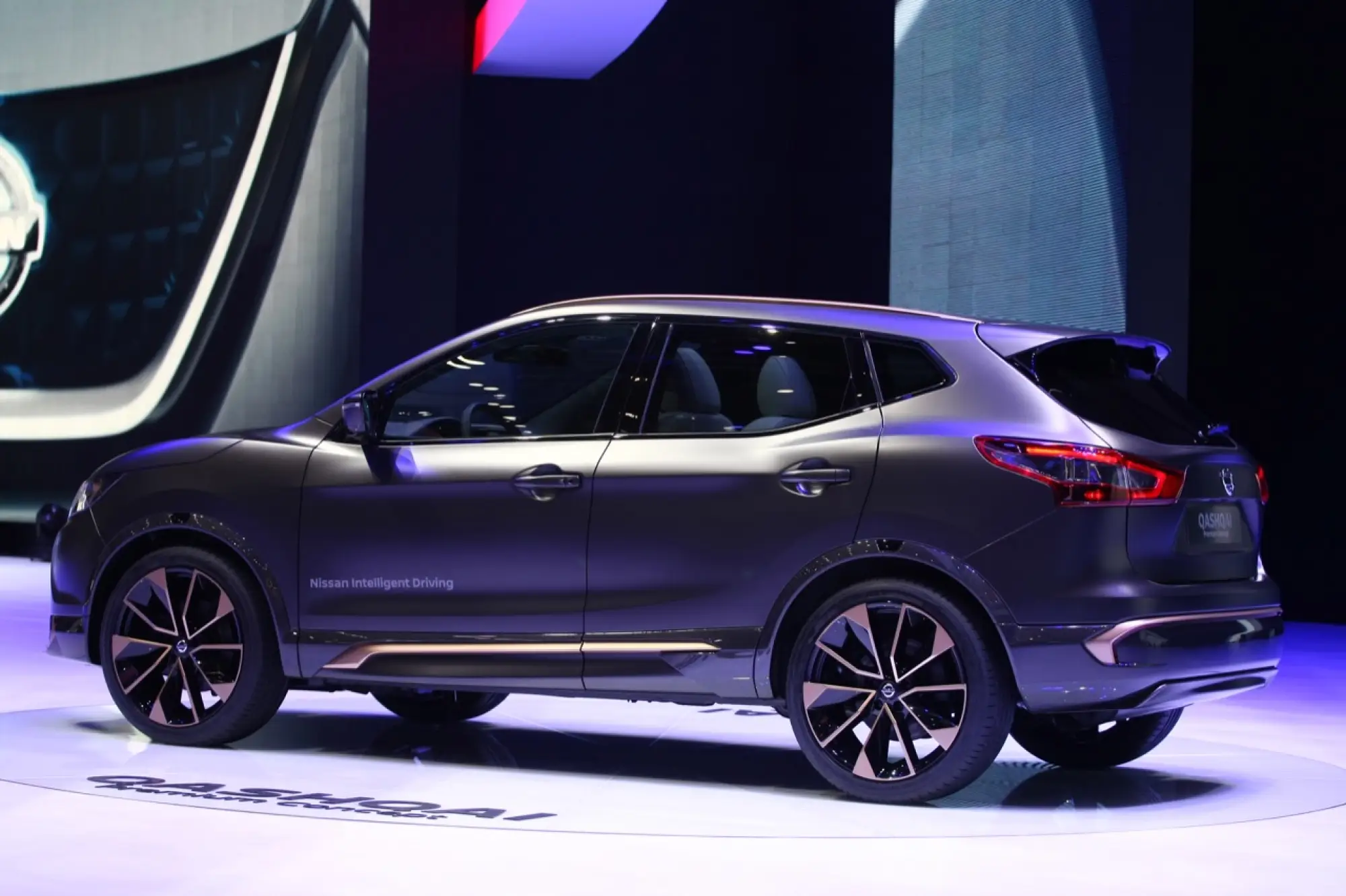 Nissan Qashqai Premium Concept - Salone di Ginevra 2016 - 4