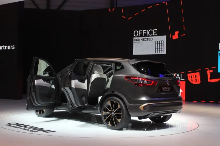 Nissan Qashqai Premium Concept - Salone di Ginevra 2016 - 10