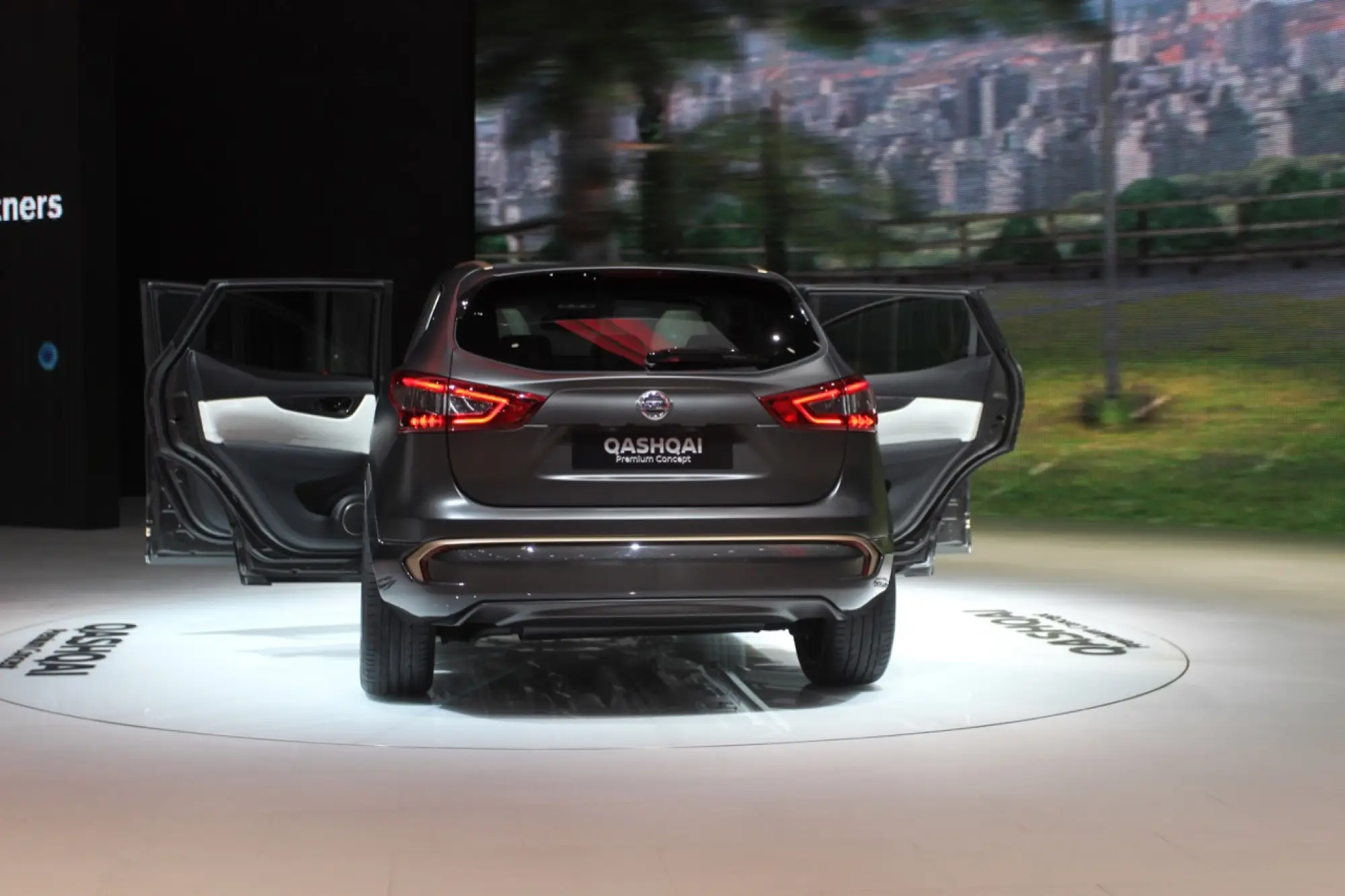 Nissan Qashqai Premium Concept - Salone di Ginevra 2016 - 11