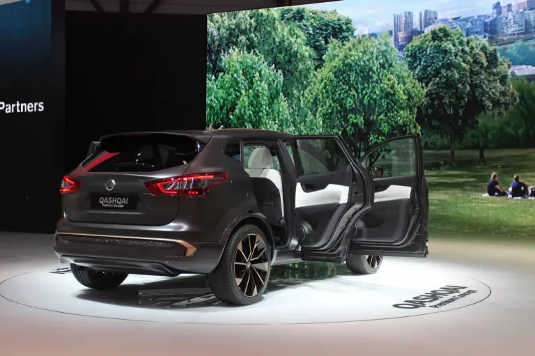 Nissan Qashqai Premium Concept - Salone di Ginevra 2016 - 12