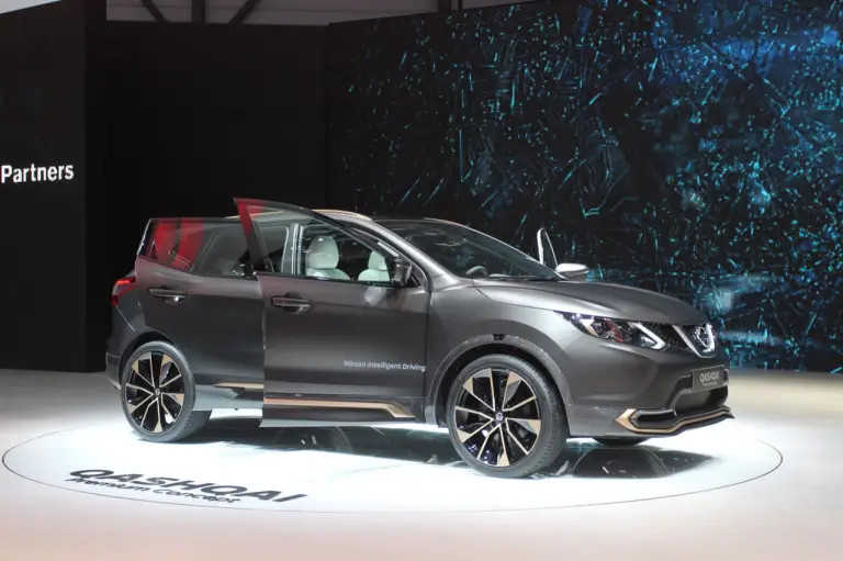 Nissan Qashqai Premium Concept - Salone di Ginevra 2016 - 14