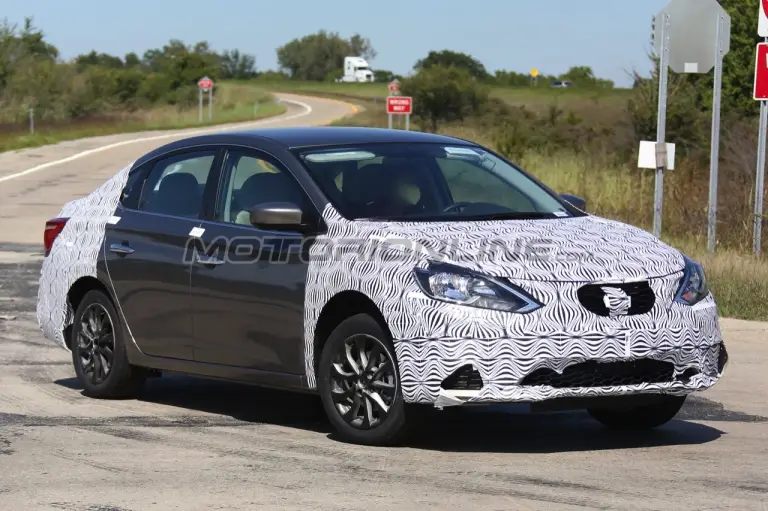 Nissan Sentra MY 2016 - Foto spia 09-10-2015 - 3