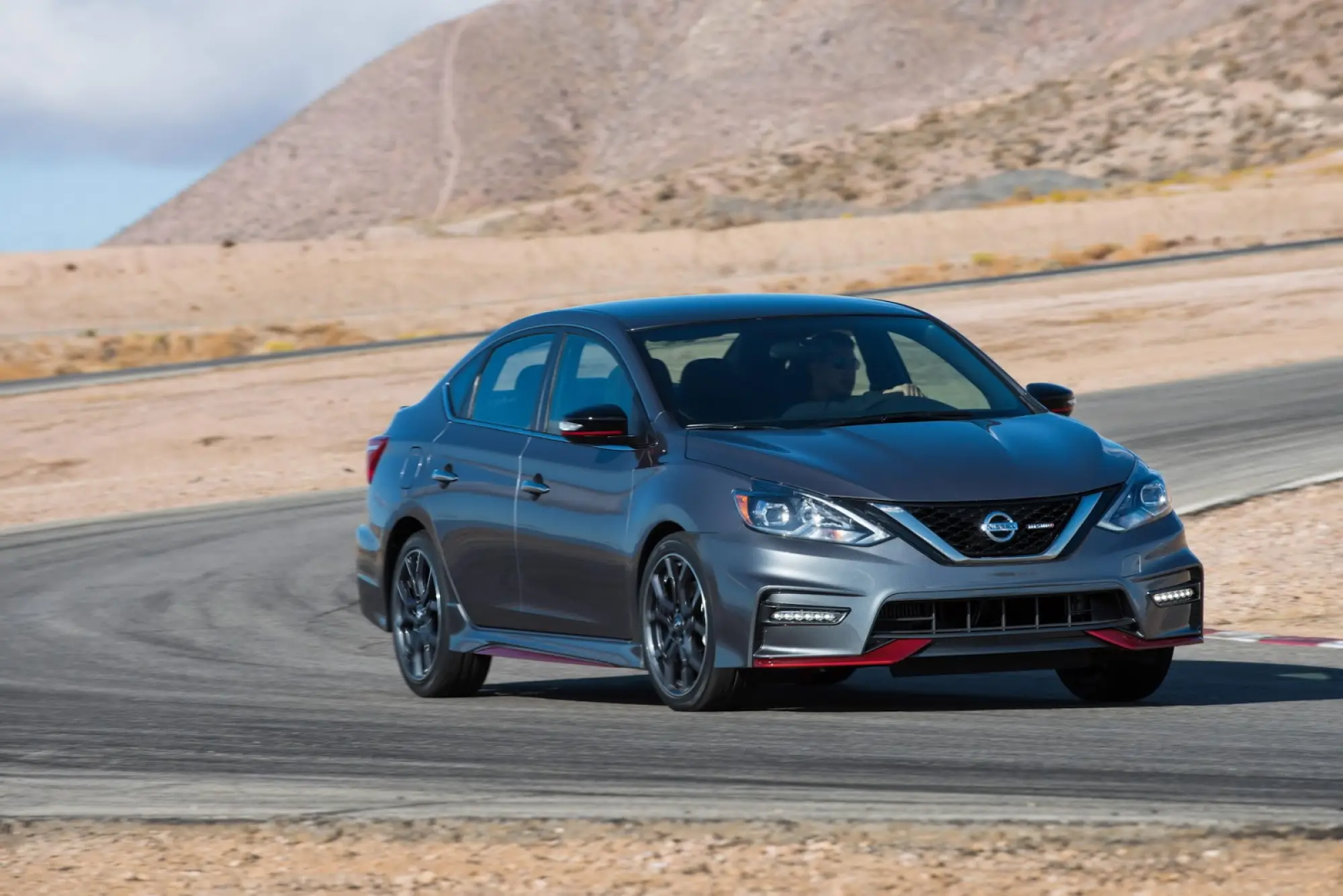 Nissan Sentra NISMO 2017 - 21