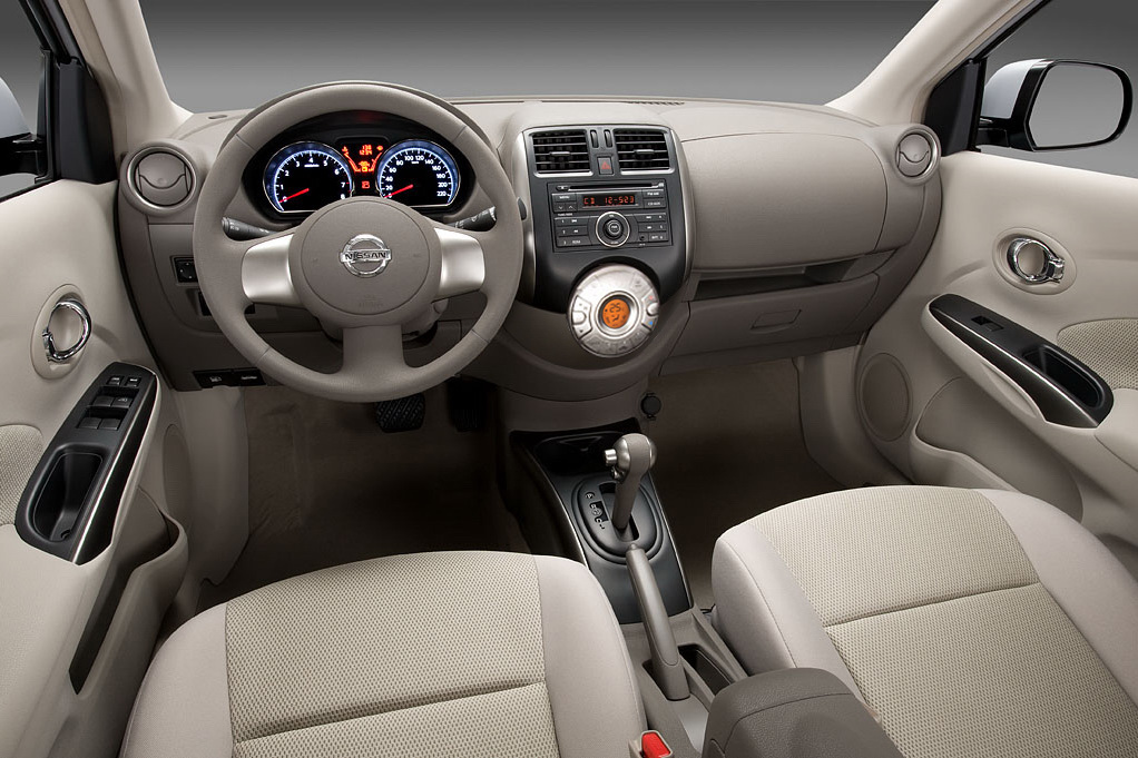 Nissan Sunny 2011