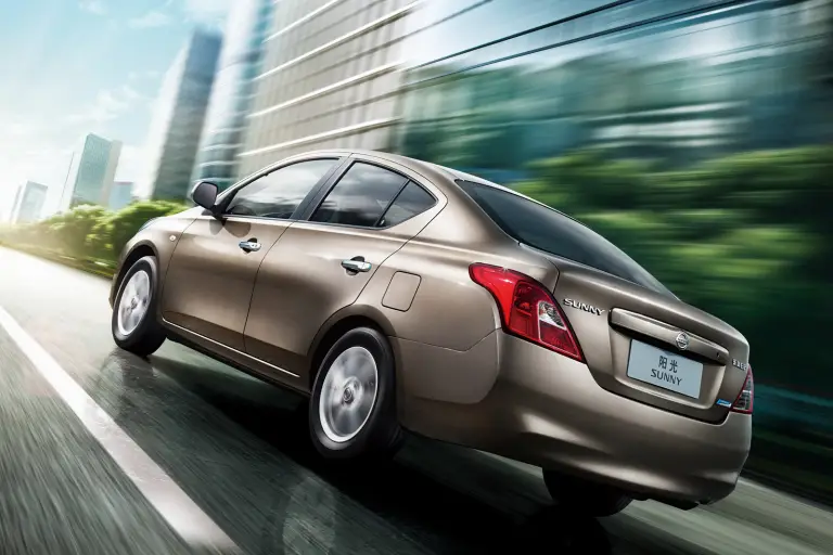 Nissan Sunny 2011 - 3