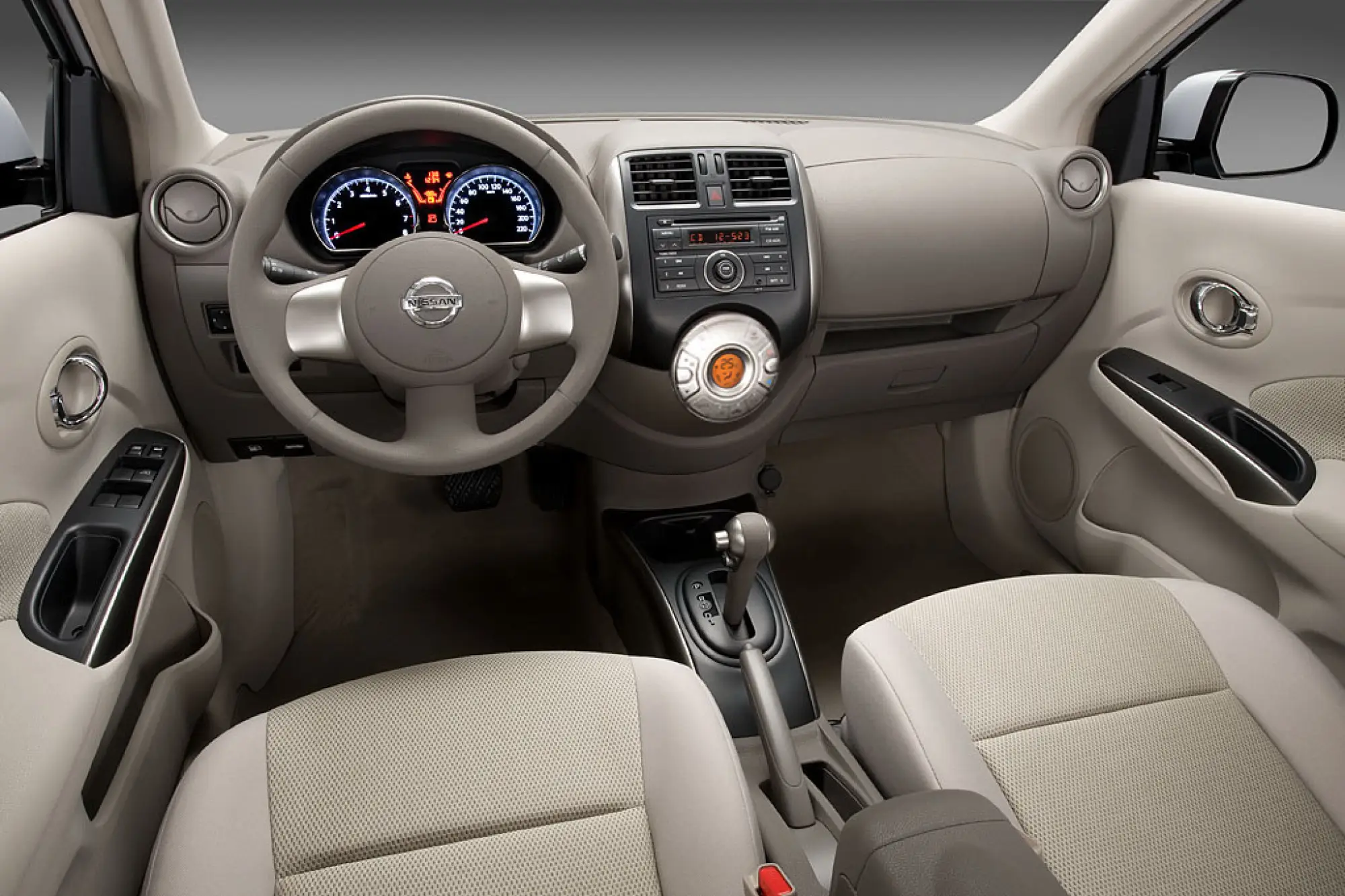 Nissan Sunny 2011 - 10
