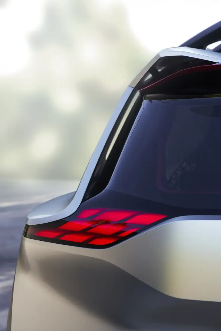 Nissan Xmotion Concept - 19
