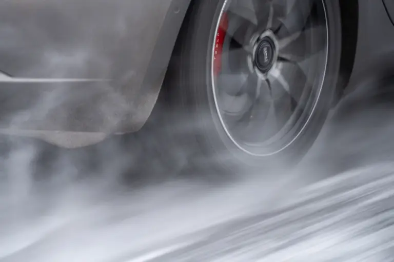 Nokian Hakkapeliitta 10 - 42
