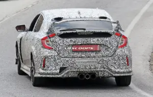 Honda Civic Type R MY 2017 foto spia 6 settembre 2016 - 7