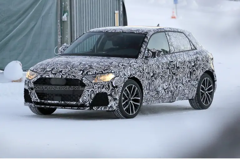Nuova Audi A1 foto spia 3 novembre 2016 - 3