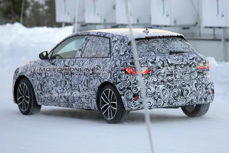 Nuova Audi A1 foto spia 3 novembre 2016 - 6