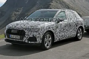 Nuova Audi Q3 foto spia 24 Agosto 2017 - 2