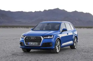 Nuova Audi Q7 2015
