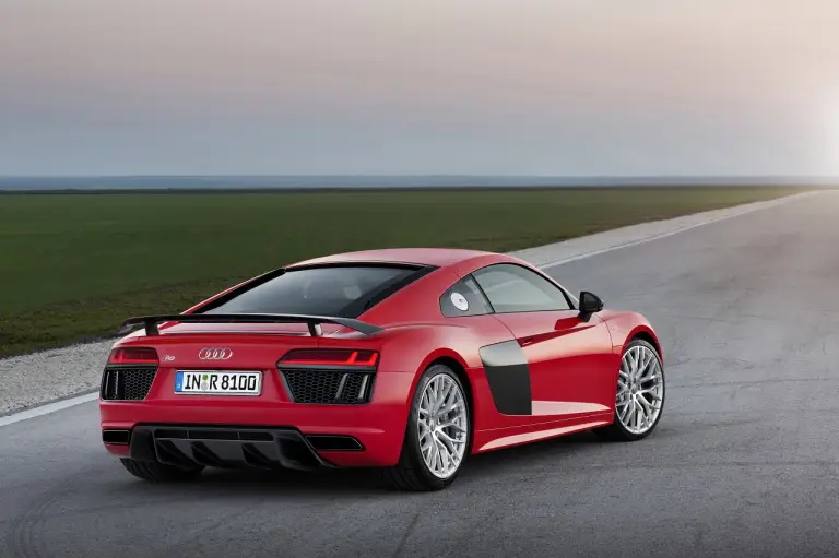 Nuova Audi R8 e R8 Plus 14.5.2015 - 3