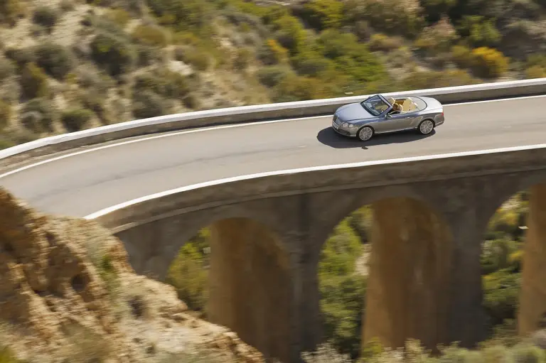 Nuova Bentley Continental GTC - 56
