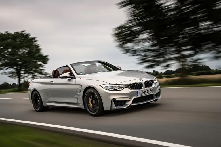 Nuova BMW M4 Cabrio - 24