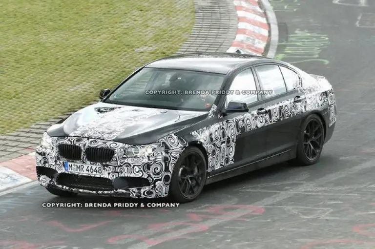 Nuova BMW M5: foto spia - 1