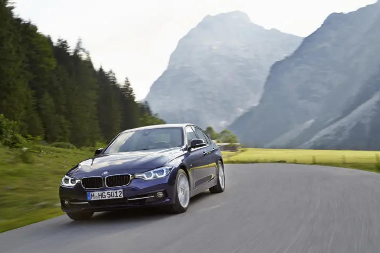Nuova BMW Serie 3 - MEGA GALLERY - 12