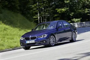 Nuova BMW Serie 3 - MEGA GALLERY