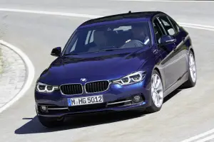 Nuova BMW Serie 3 - MEGA GALLERY - 28
