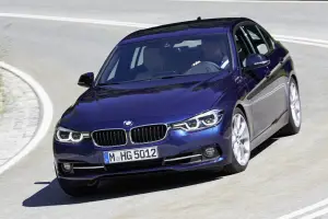 Nuova BMW Serie 3 - MEGA GALLERY