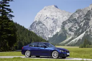 Nuova BMW Serie 3 - MEGA GALLERY