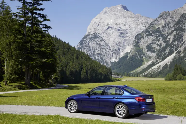 Nuova BMW Serie 3 - MEGA GALLERY - 45