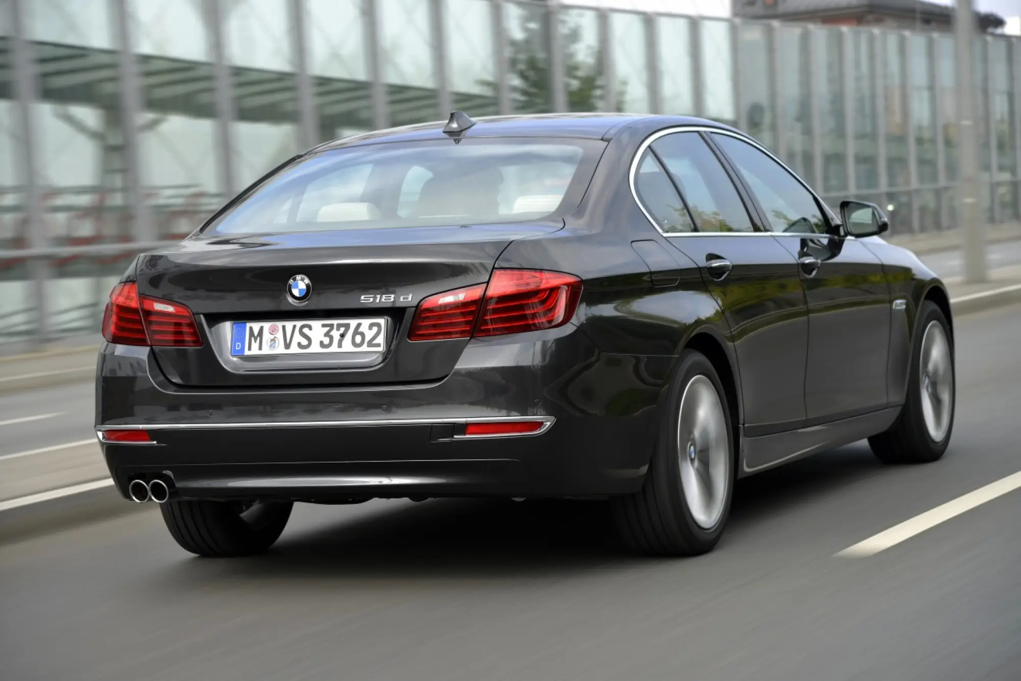 Nuova BMW Serie 5 (518d e 520d) - 2