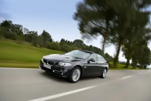 Nuova BMW Serie 5 (518d e 520d) - 3