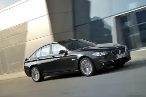 Nuova BMW Serie 5 (518d e 520d) - 11