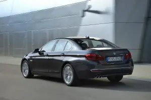 Nuova BMW Serie 5 (518d e 520d) - 17