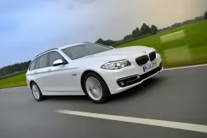 Nuova BMW Serie 5 (518d e 520d) - 49