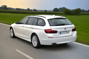 Nuova BMW Serie 5 (518d e 520d) - 51