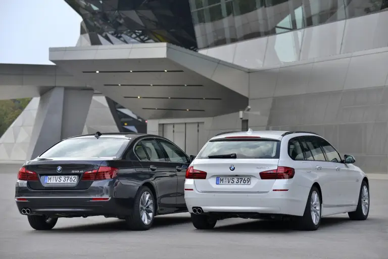 Nuova BMW Serie 5 (518d e 520d) - 45